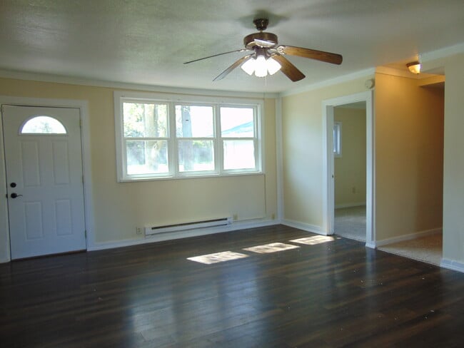 Building Photo - 10904 Tonkel Rd