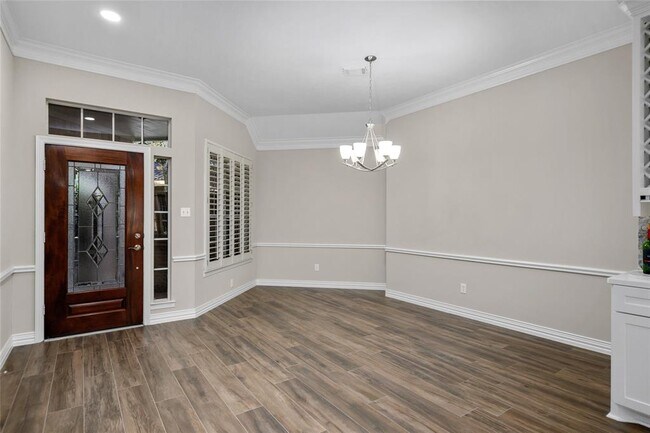 Building Photo - 30 E Honey Grove Pl