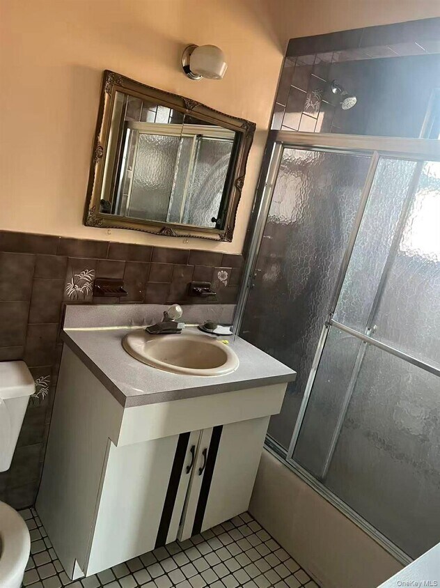 Foto del edificio - 204-06 42nd Ave