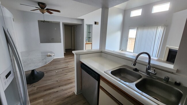 Building Photo - Collis Apartments