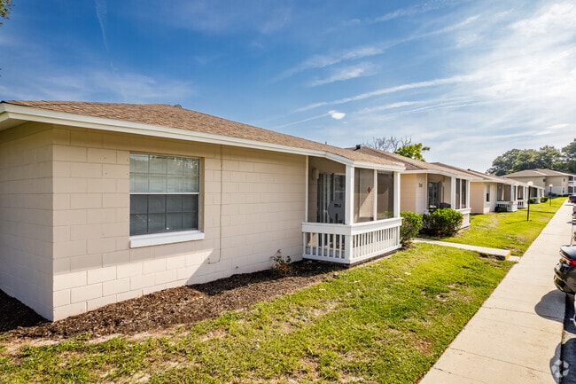 Building Photo - Inland Seas Apartments