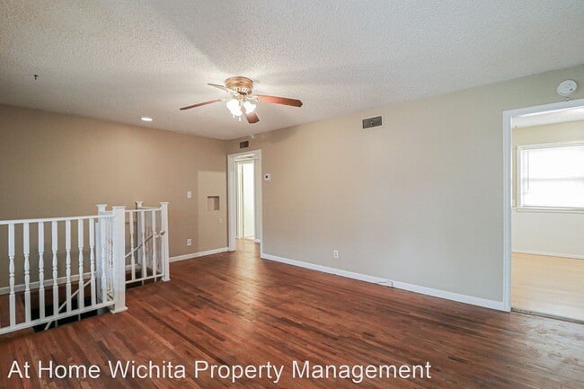 Building Photo - 3 br, 1 bath House - 5915 East Rockwood Road