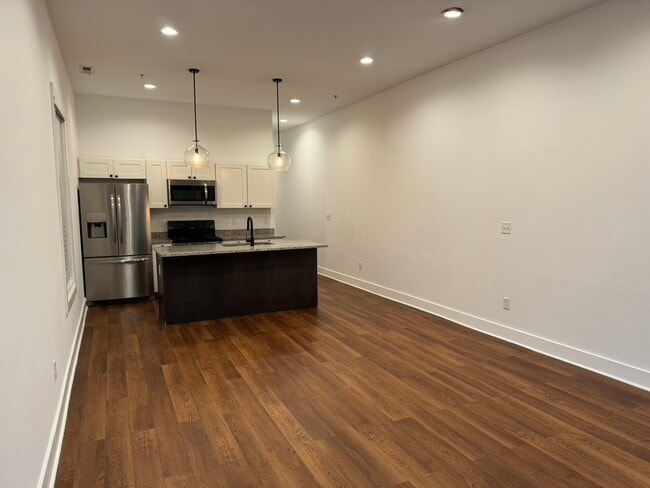 Photo - 2100 W Cary St Apartments