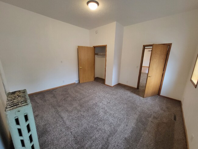 Foto del edificio - 403 1st Ave NE