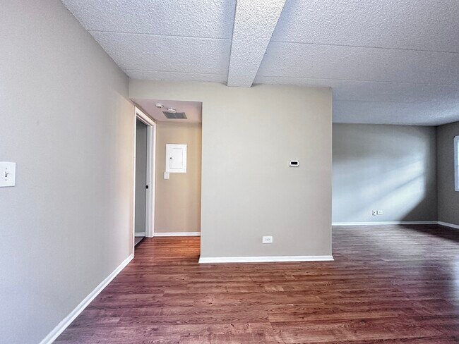 Building Photo - 1504 W Jefferson Ave