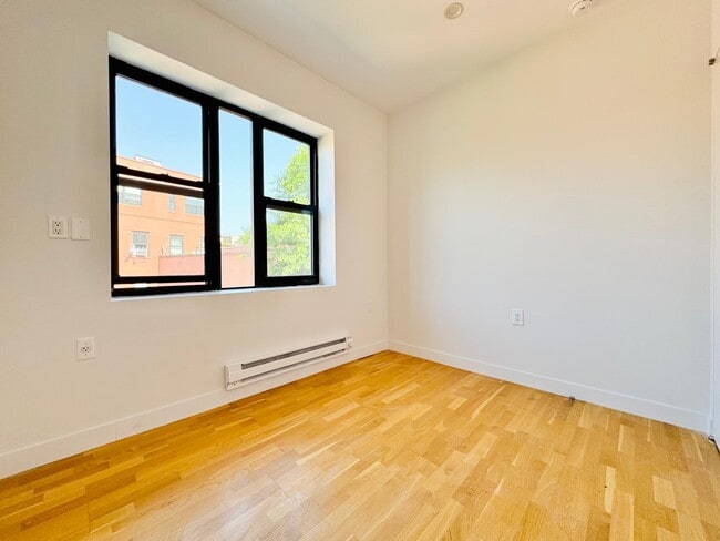 Photo - Furnished room/NOT APARTMENT