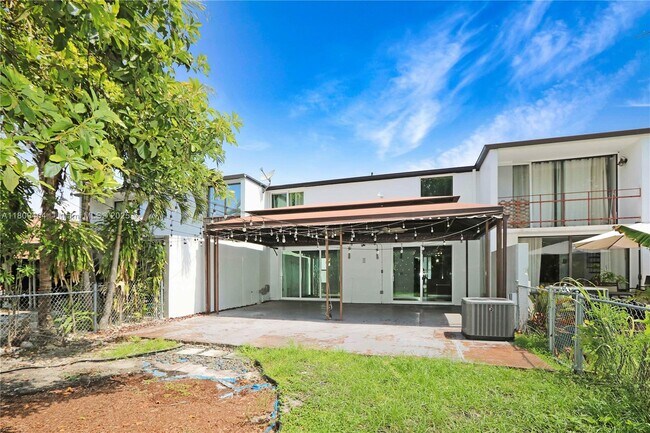 Building Photo - 12340 SW 20th Ter