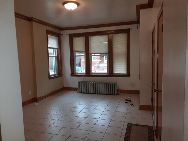 Building Photo - 4447 S Francisco Ave