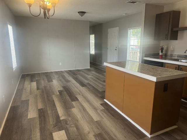Foto del edificio - 4807 Allen Way