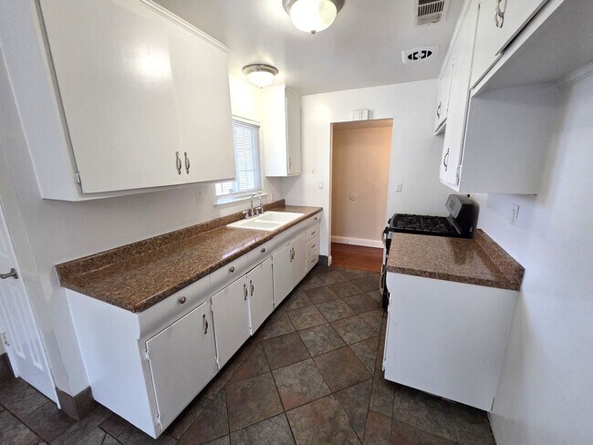 Foto del edificio - Charming 3 Bedroom 2 Bath Home