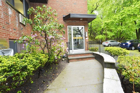 Building Photo - 171 South St