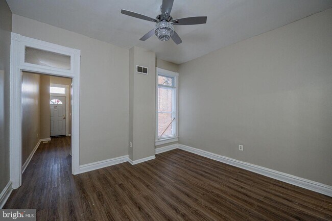 Building Photo - 2812 Auchentoroly Terrace