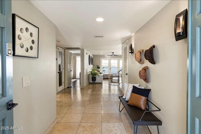 Building Photo - 7802 E MacKenzie Dr