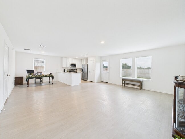 Building Photo - 2919 Summer Breeze Wy