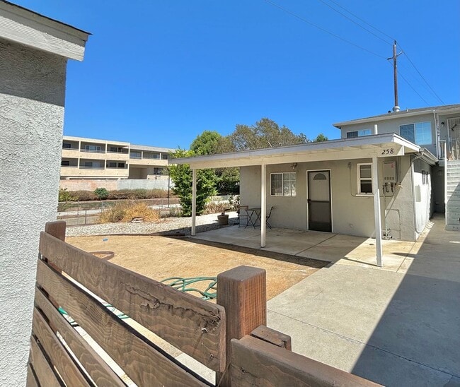 Building Photo - 256 W Valencia Ave