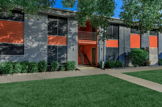 Building Photo - Villas Del Sol Phase Two
