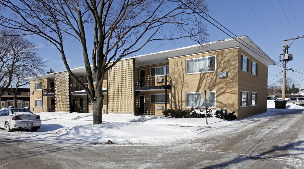 Building Photo - 590 Yale Ct