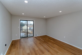 Building Photo - 69 Fisher Dr