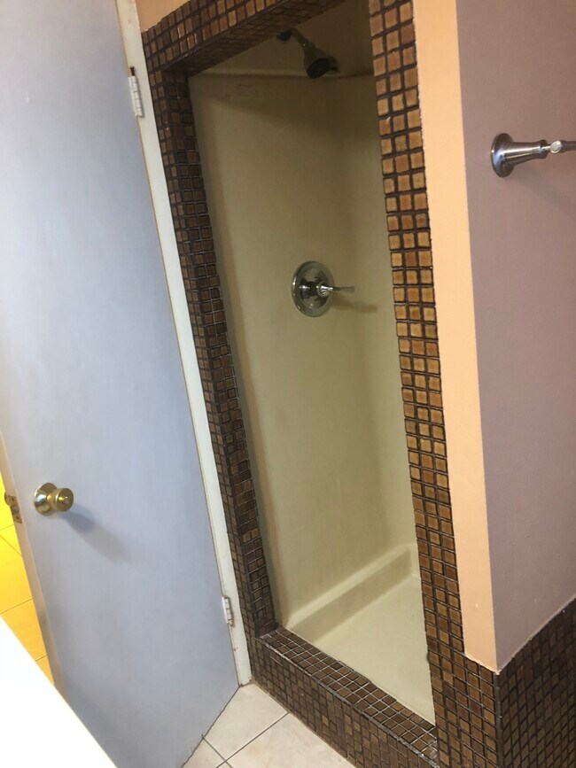 Foto del edificio - 2331 N 57th Ter