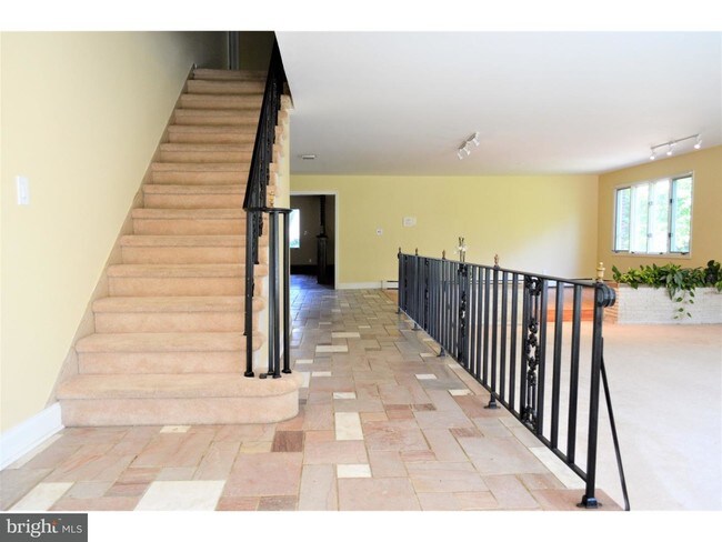 Foto del edificio - 327 Irvington Pl