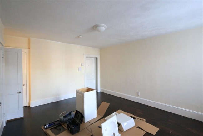 Building Photo - 158 Summer St