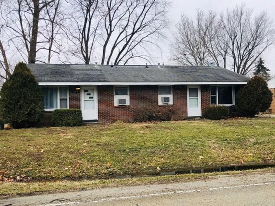 Foto principal - 2Bedroom/1Bath duplex