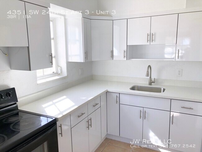 Foto del edificio - 4351 SW 24th St