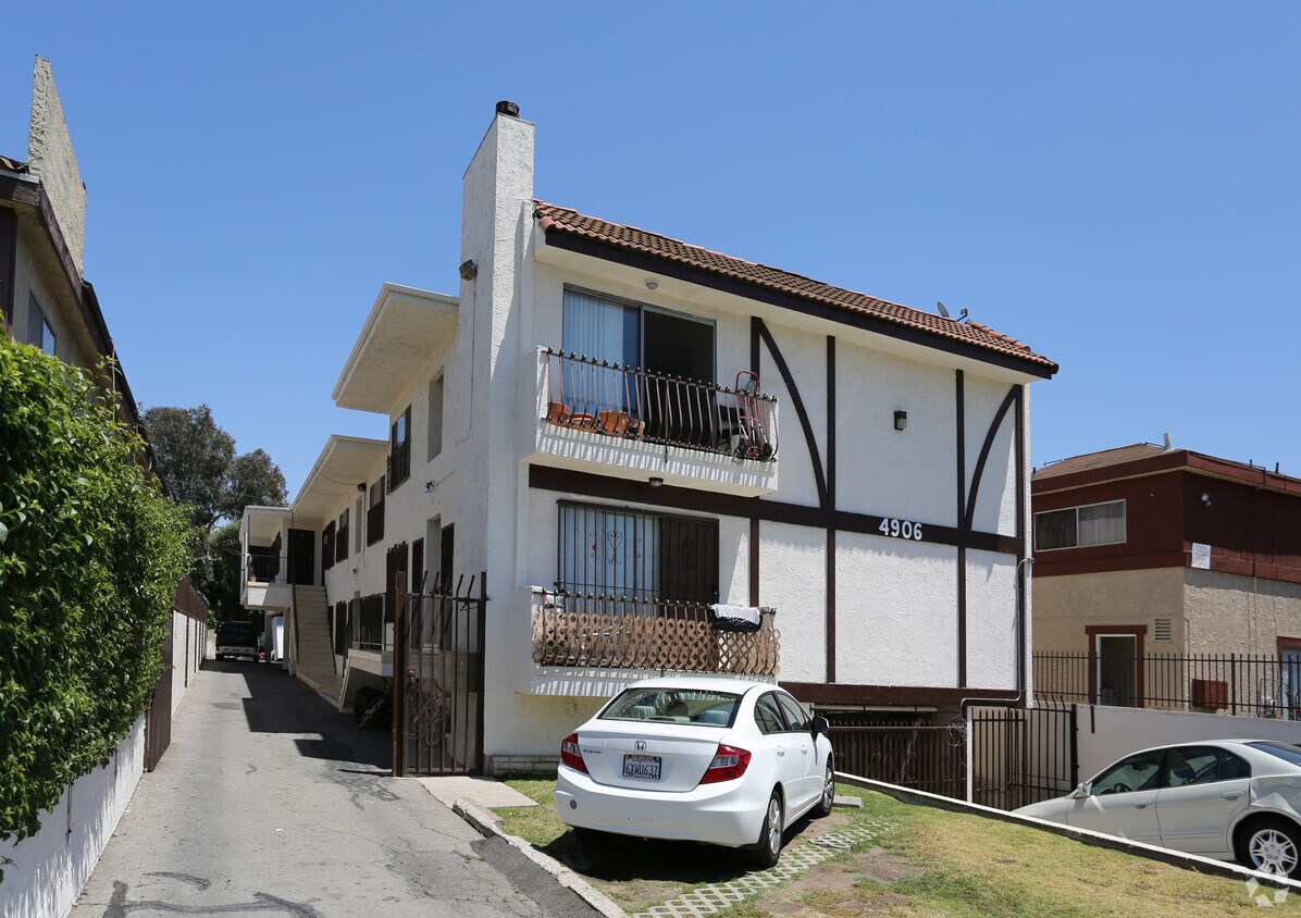 Primary Photo - 4906 Slauson Ave