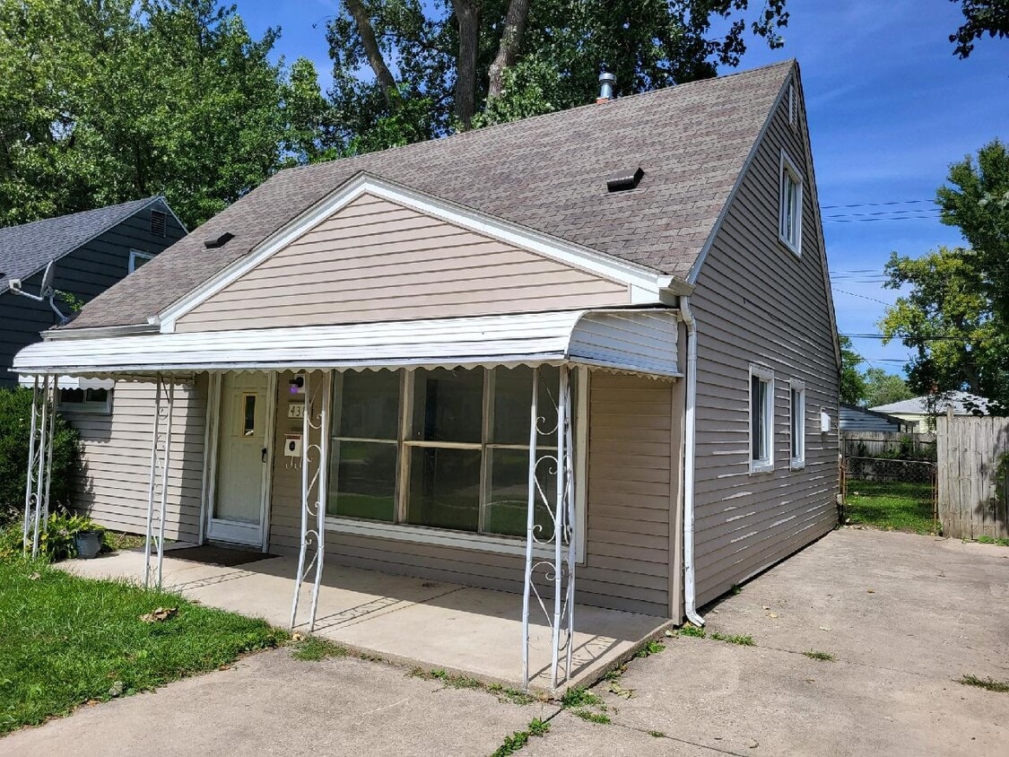 438 W Goulson Ave, Hazel Park, MI 48030 House Rental in Hazel Park, MI