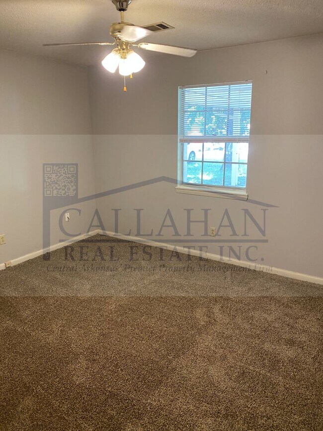 Foto del edificio - 8307 W Woodview Dr