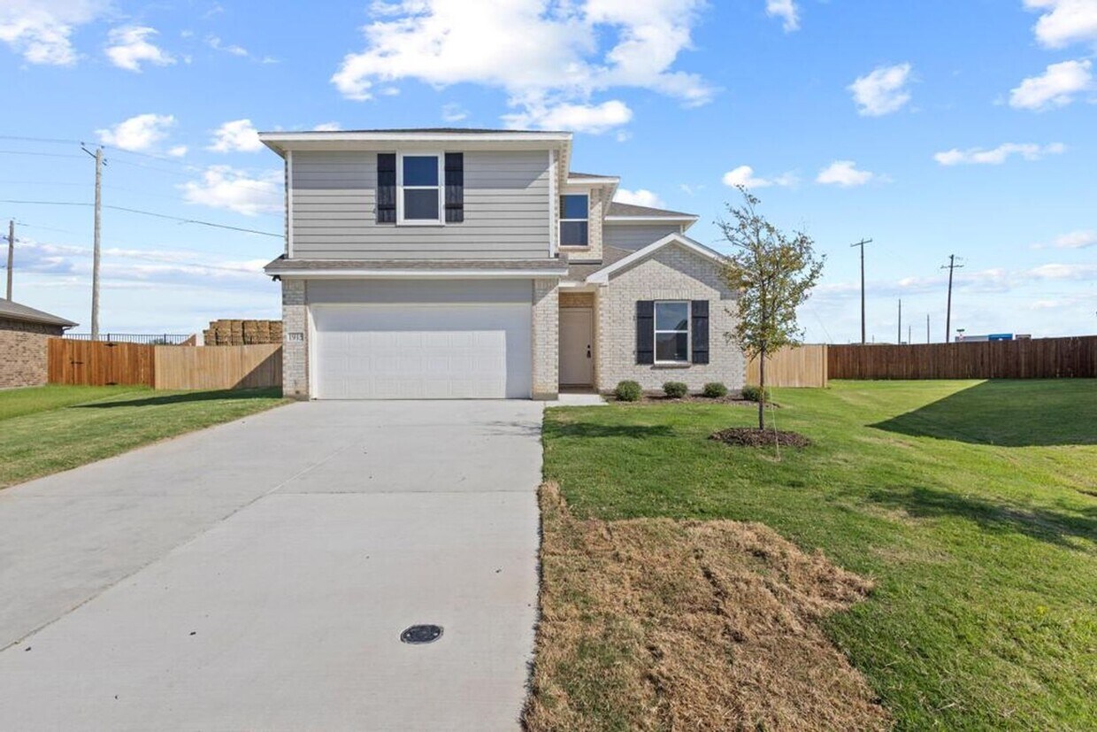 Foto principal - Brand New 4 Bed / 3 Bath Home for Rent Mod...