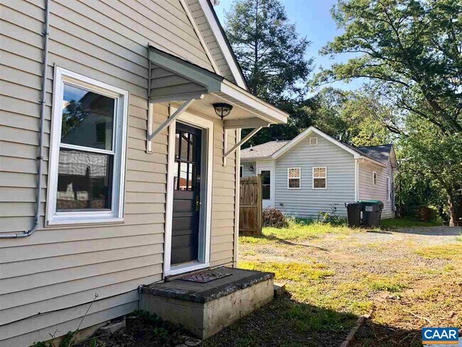 Building Photo - 1603 Cherry Ave