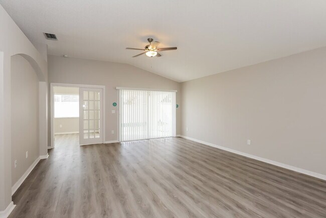 Building Photo - 12620 Longcrest Dr