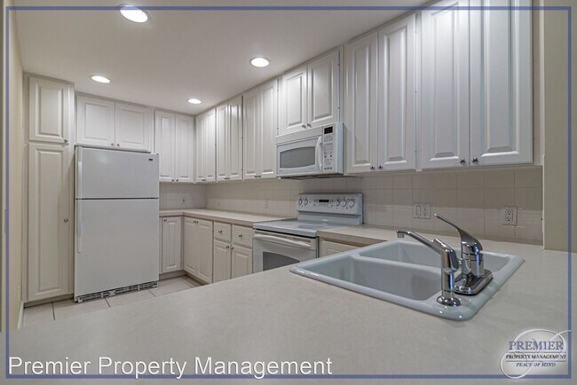 Foto del edificio - 3 br, 3 bath House - 28576 Alessandria Circle