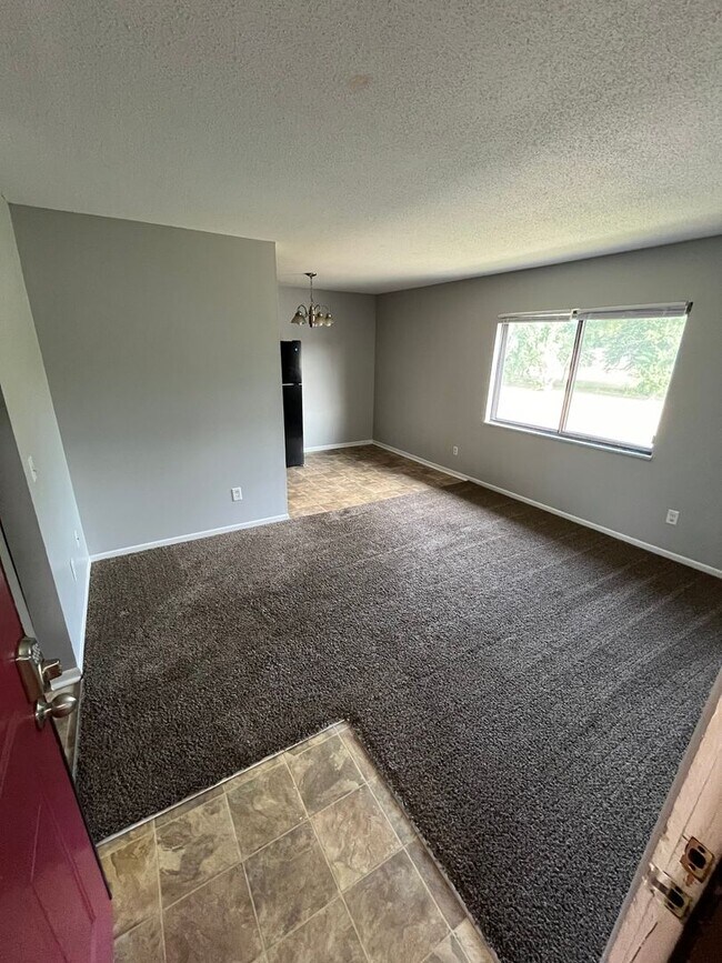 Foto del edificio - 2 Bedroom Apartment in Butler!!!