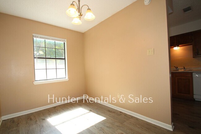 Building Photo - Cozy Two-Story Town Home
