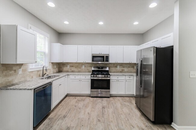 Building Photo - 1725 Ambercrest Pl