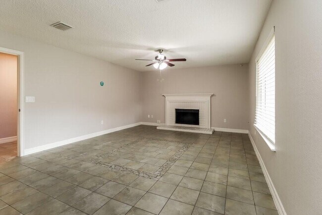 Foto del edificio - 4002 Ashwood Dr