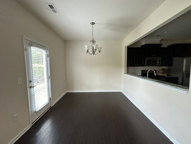 Foto del edificio - 611 Brier Crossings Loop