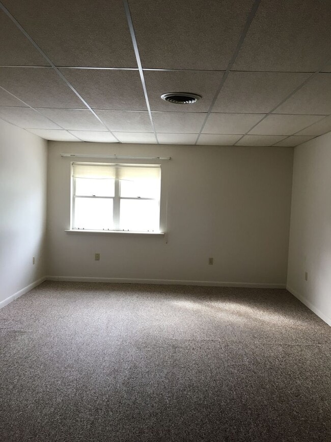 Foto del edificio - 613 W Broadway