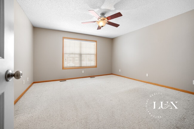 Foto del edificio - 7601 11th St N