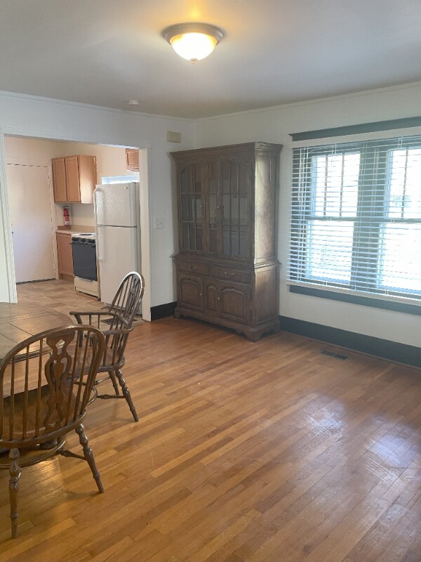 Foto del edificio - 523 N Huron St