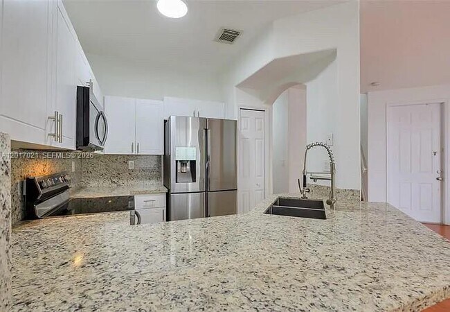 Foto del edificio - 7772 NW 114th Pl