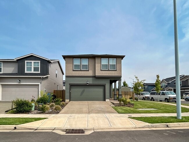 Building Photo - 497 Himalaya St. NE