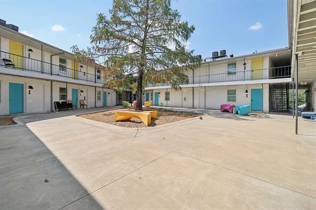 Foto del edificio - 321 E 8th St