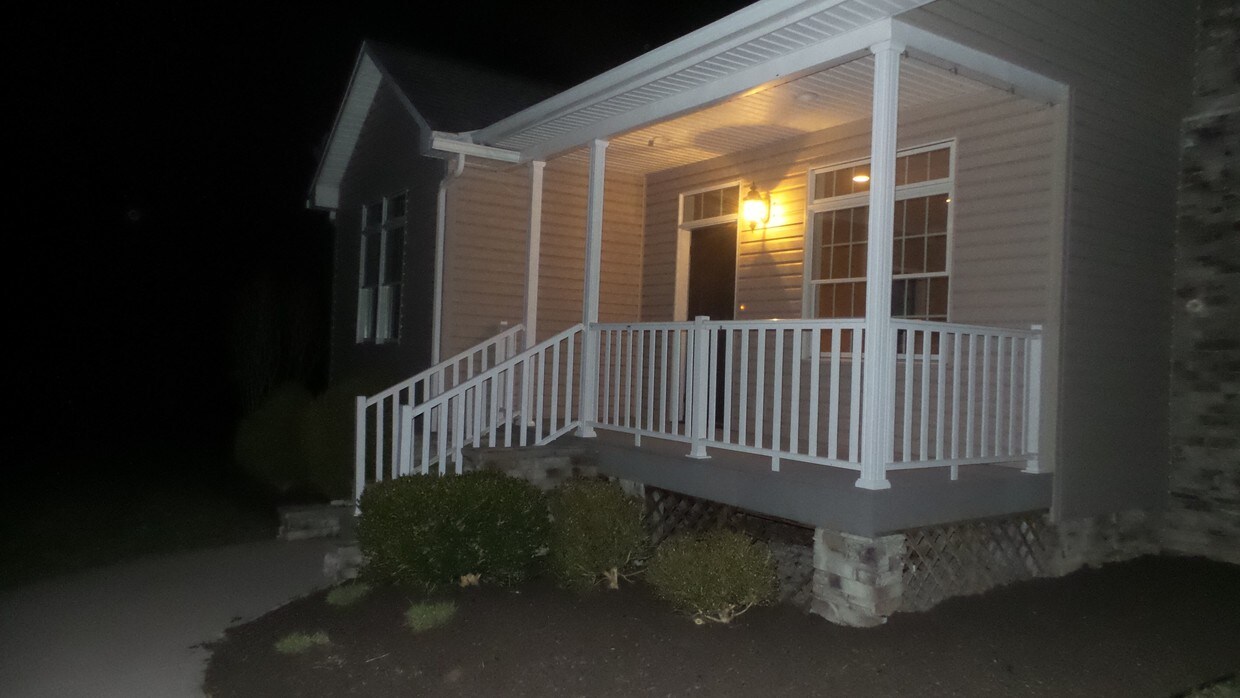 123 Egeria Rd, Odd, WV 25902 House Rental in Odd, WV