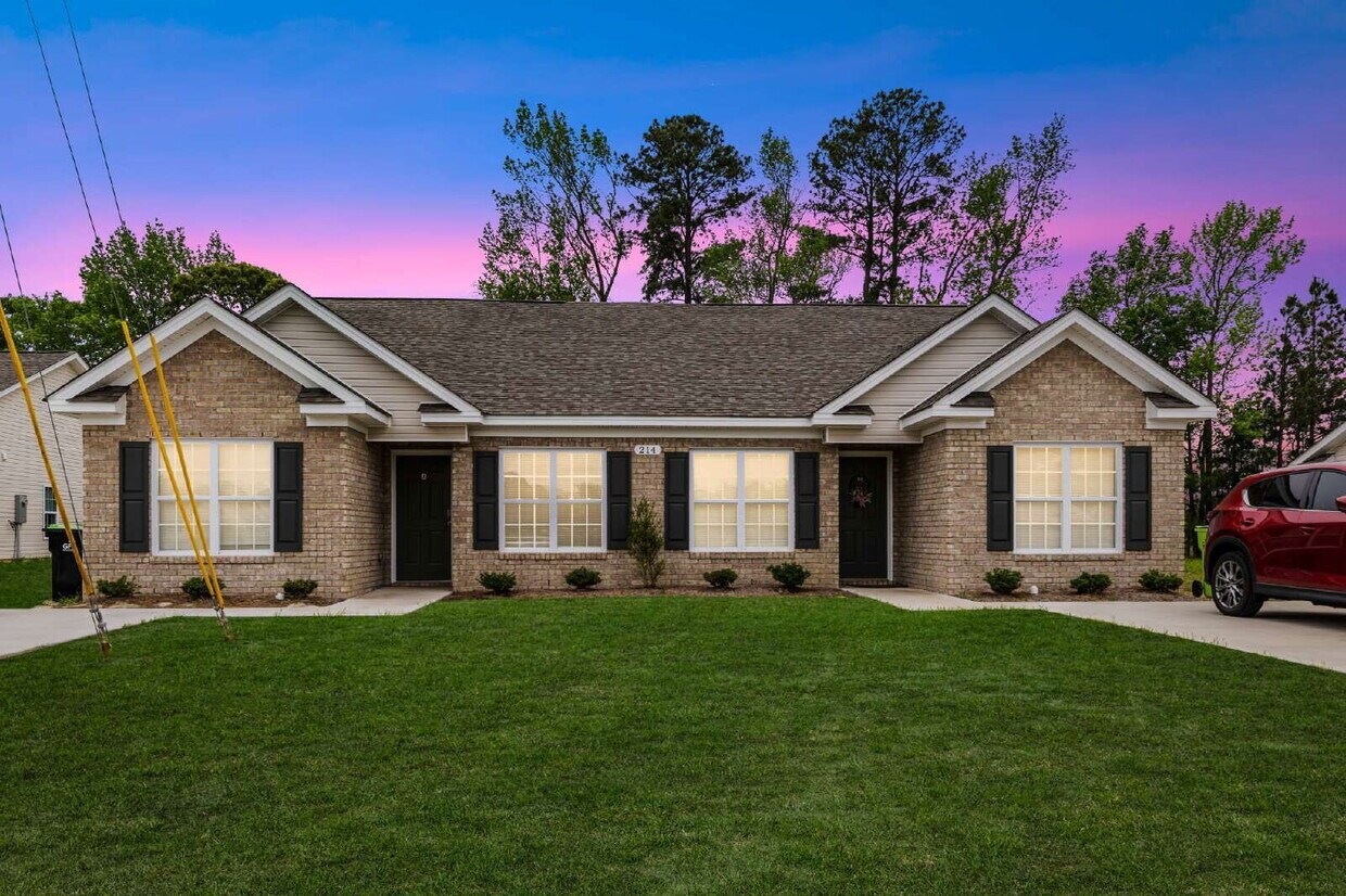 Photo - 214 Jeremy Ln