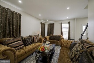 Building Photo - 601 Crossover Ct