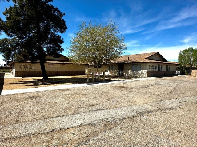 Foto principal - 11661 White Ave