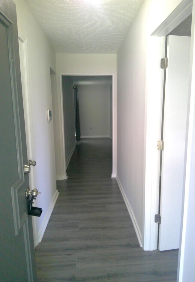 Foto del edificio - ****JUST REDUCED****320 Oakhill Circle Cli...